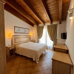 https://hotel-la-borgata.in-sardinia.net