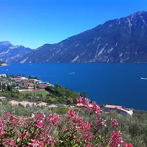 https://hotel-villa-margherita-limone-sul-garda.it-lombardy.com