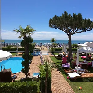 https://hotel-universo-lido-di-jesolo.hotelinveneto.com