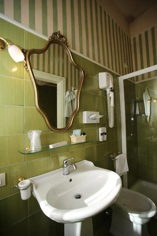 Hotel Gennarino Livorno 3*,