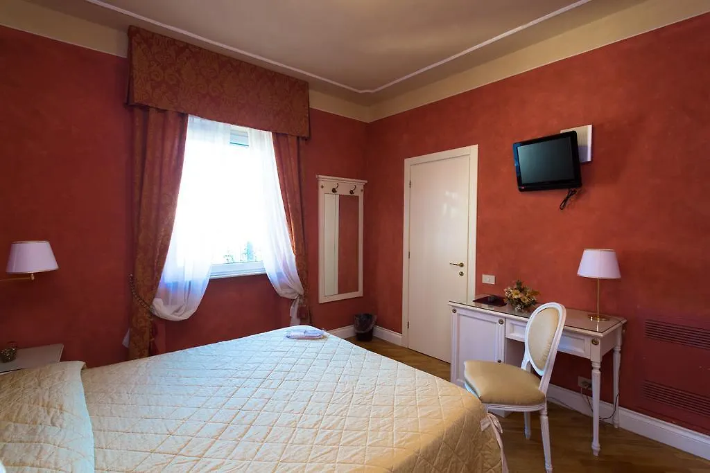 Hotel Gennarino Livorno 3*,